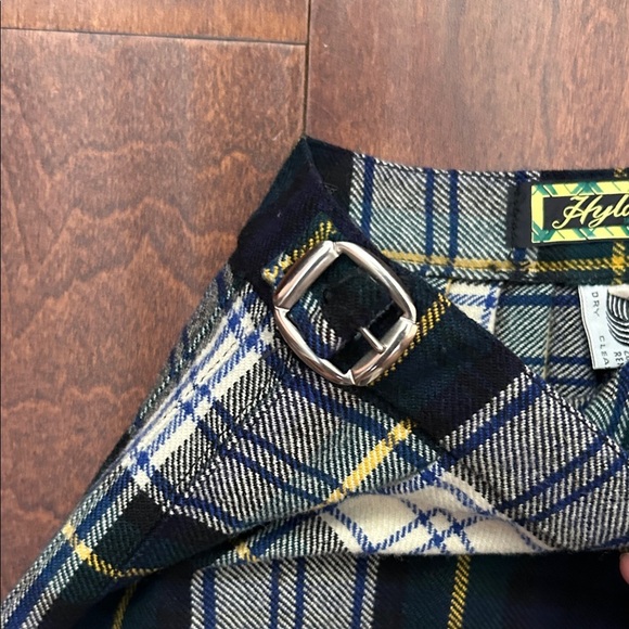 Hyland Vintage Pleated Tartan A-Line Skirt with Buckle Details, Size 0 (Size 24) - Picture 6 of 10